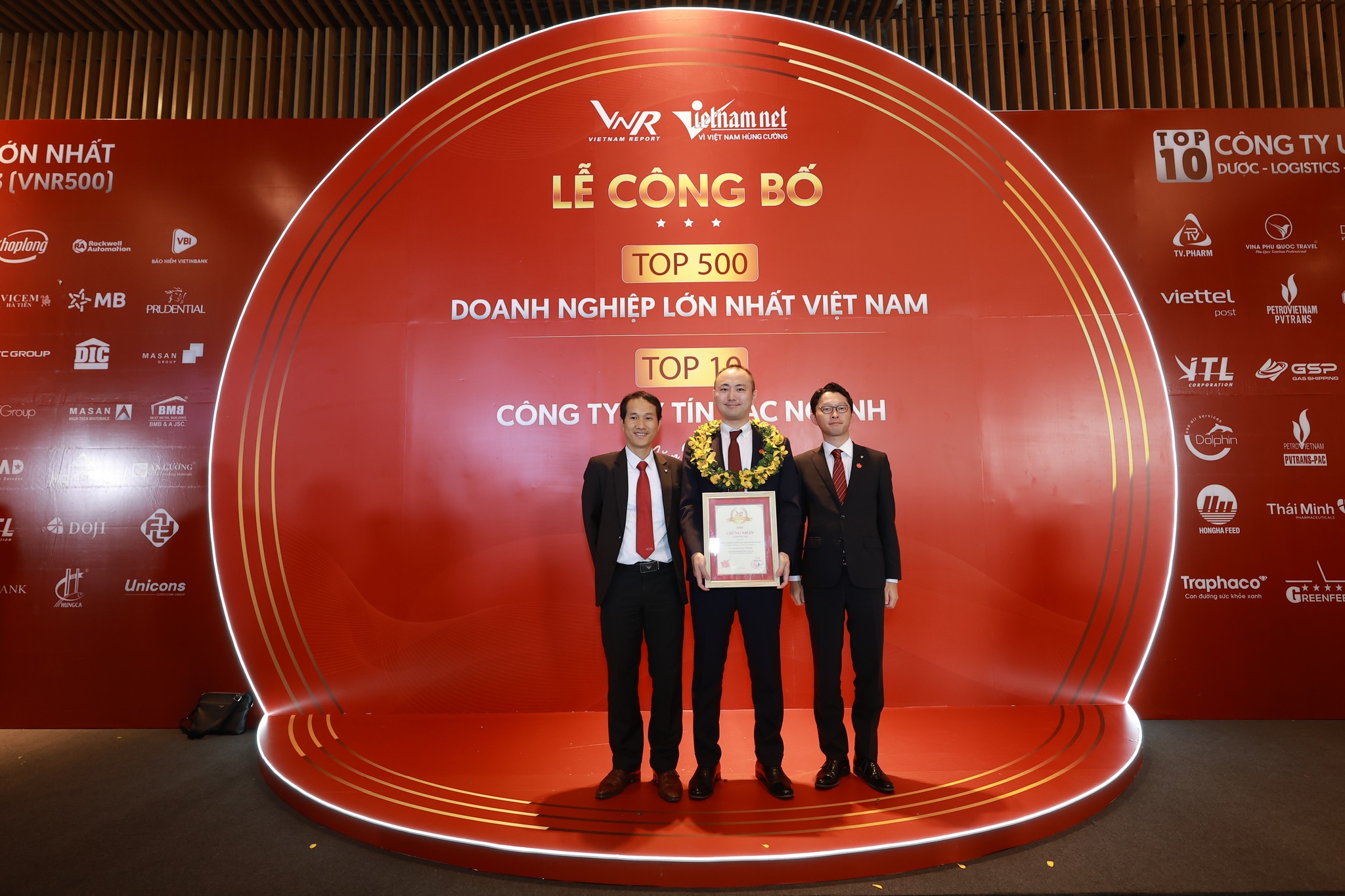 Năm 2023, Dai-ichi Life Việt Nam xuất sắc thăng 6 hạng,  vươn l&ecirc;n vị tr&iacute; thứ 64/500 trong Bảng xếp hạng VNR500